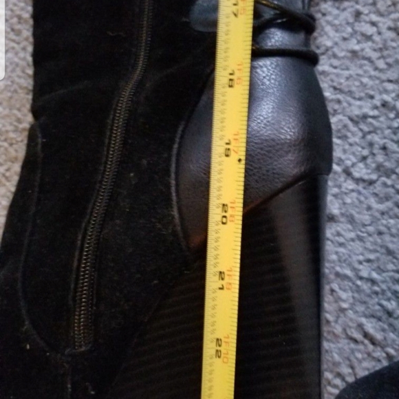 Boots - Picture 5 of 5